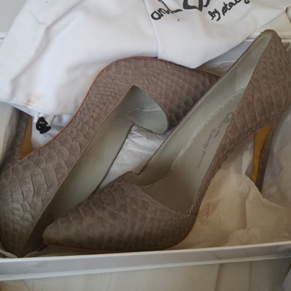 Alice & Olivia Grey Dina Snake Embossed (10)